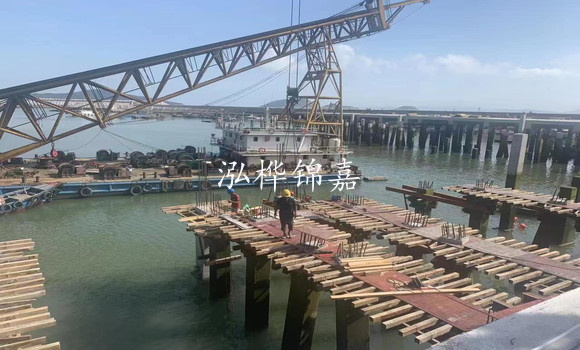 造成房屋地基下沉的原因是什么？如何利用打樁木處理地基下沉問題