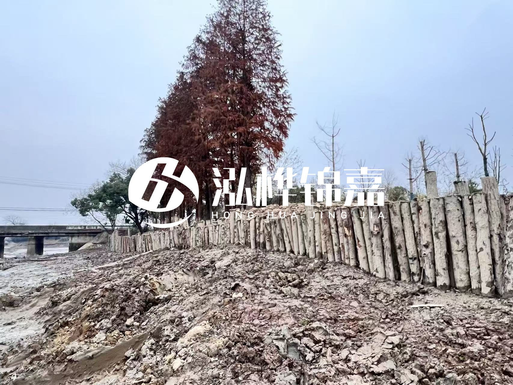 平?jīng)鐾跈C(jī)打木樁專業(yè)施工-松木樁工程量怎么計算的？