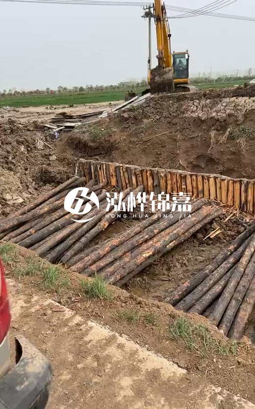 5米大頭16松木樁多少錢(qián)一根？按小頭報(bào)價(jià)貴還是大頭報(bào)價(jià)貴？
